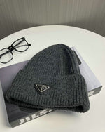 Bonnet PRADA