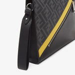 Pochette Fendi Diagonal
Pochette en tissu gris