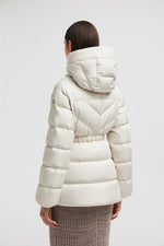 Doudoune courte Brosse à capuche et matelassage diagonal Moncler Blanc